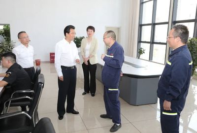 張定超在走訪慰問專家人才時強(qiáng)調(diào) 堅持把人才作為高質(zhì)量發(fā)展的第一資源 為幸福六盤水現(xiàn)代化建設(shè)提供智力支撐